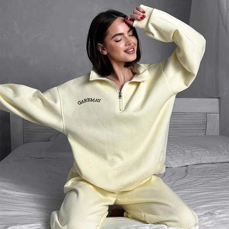 Women’s Tracksuit Set – Zipper Top & Straight Pants 2025