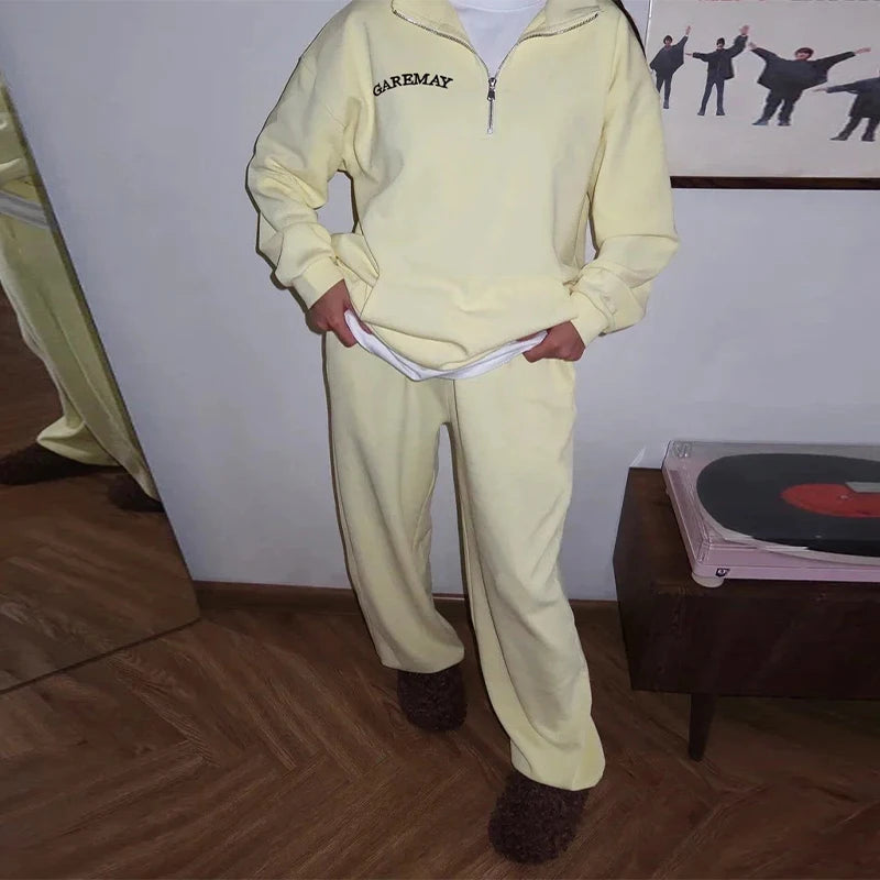 Women’s Tracksuit Set – Zipper Top & Straight Pants 2025